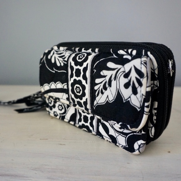 Vera Bradley Handbags - Vera Bradley Wristlet